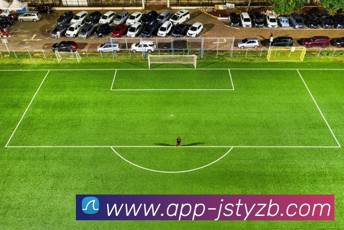 首节末段一只猫跑入球场广东暂领先四川10分